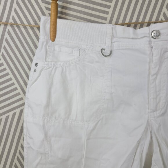 Gloria Vanderbilt Chino Bermuda Shorts Size 16 White Buckle Sideb Stretch Waist - Picture 2 of 9